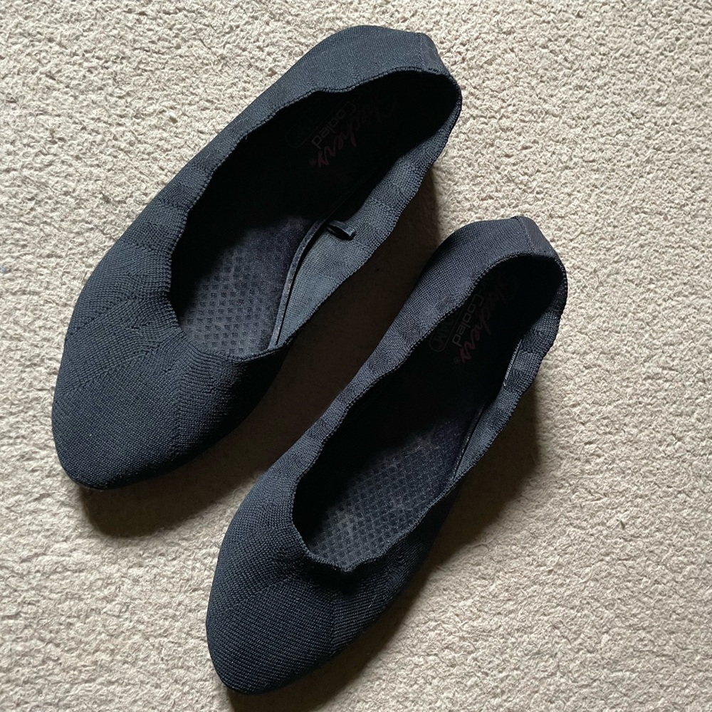 Skecher’s Cleo Bewitch Air Cooled Memory Foam flats, size 7.5